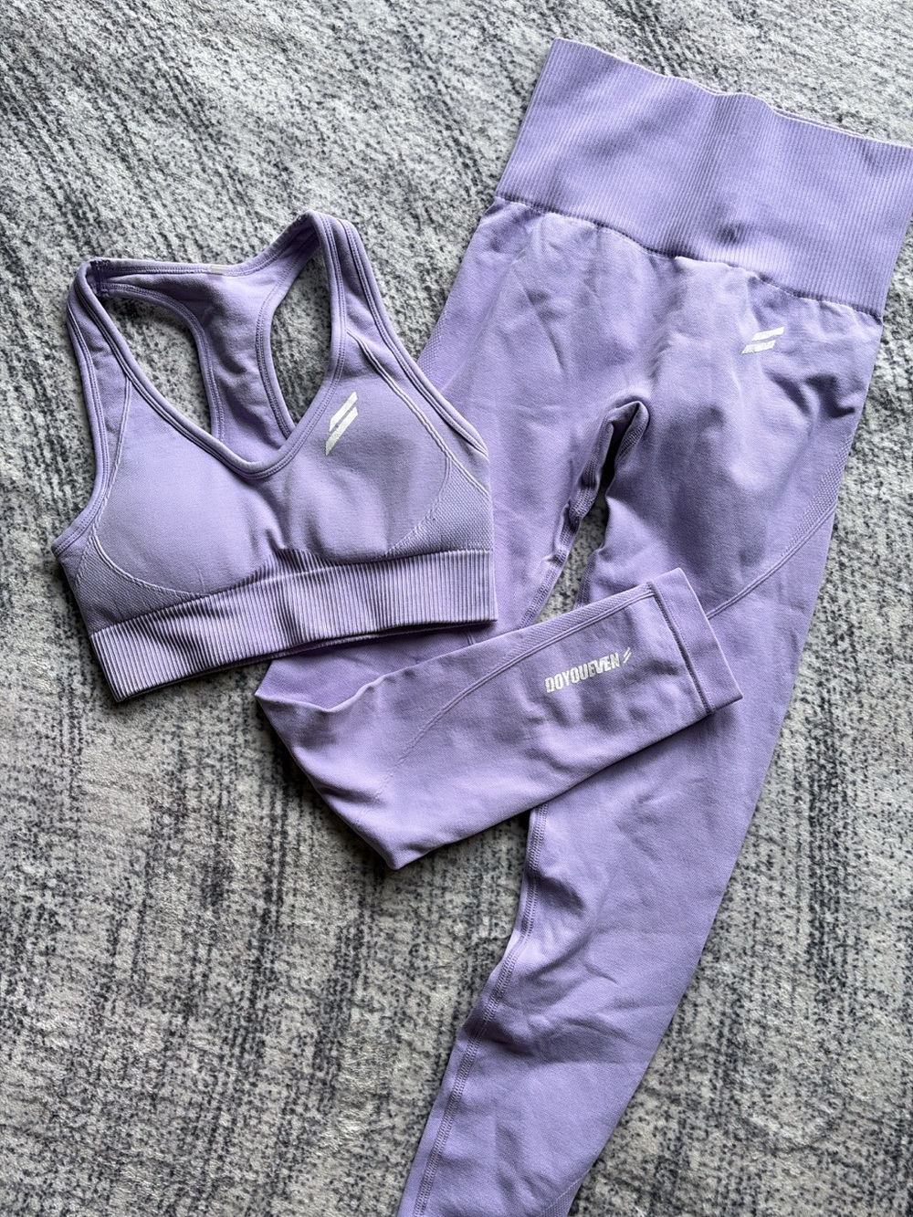 DOYOUEVEN Lilac Seamless Racerback Sports Bra and High-Waist Leggings Set